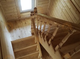 КД35. Полутораэтажный каркасный дом 8х8 с террасой и эркером. Фото